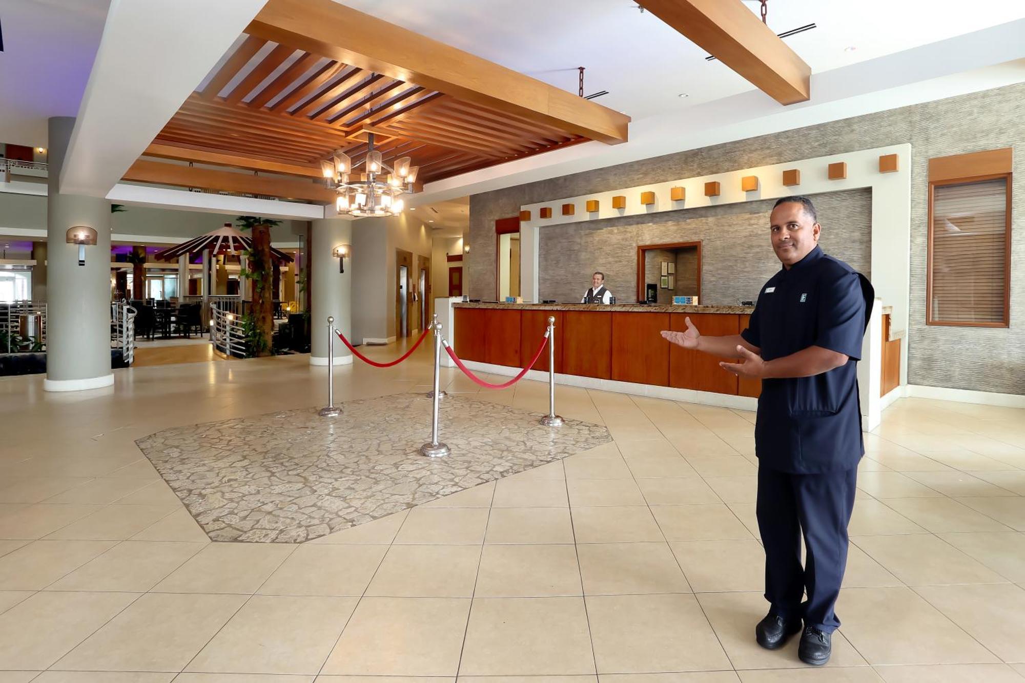 Embassy Suites By Hilton Dorado Del Mar Beach Resort Exterior photo