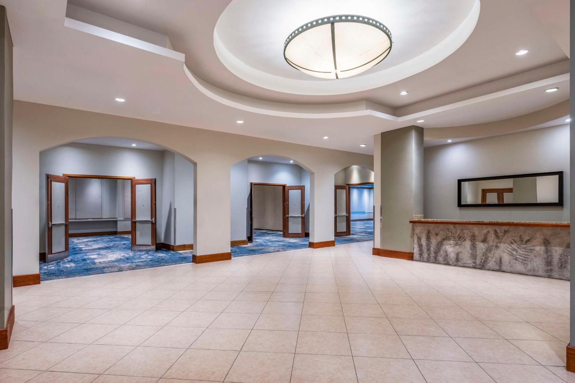 Embassy Suites By Hilton Dorado Del Mar Beach Resort Exterior photo