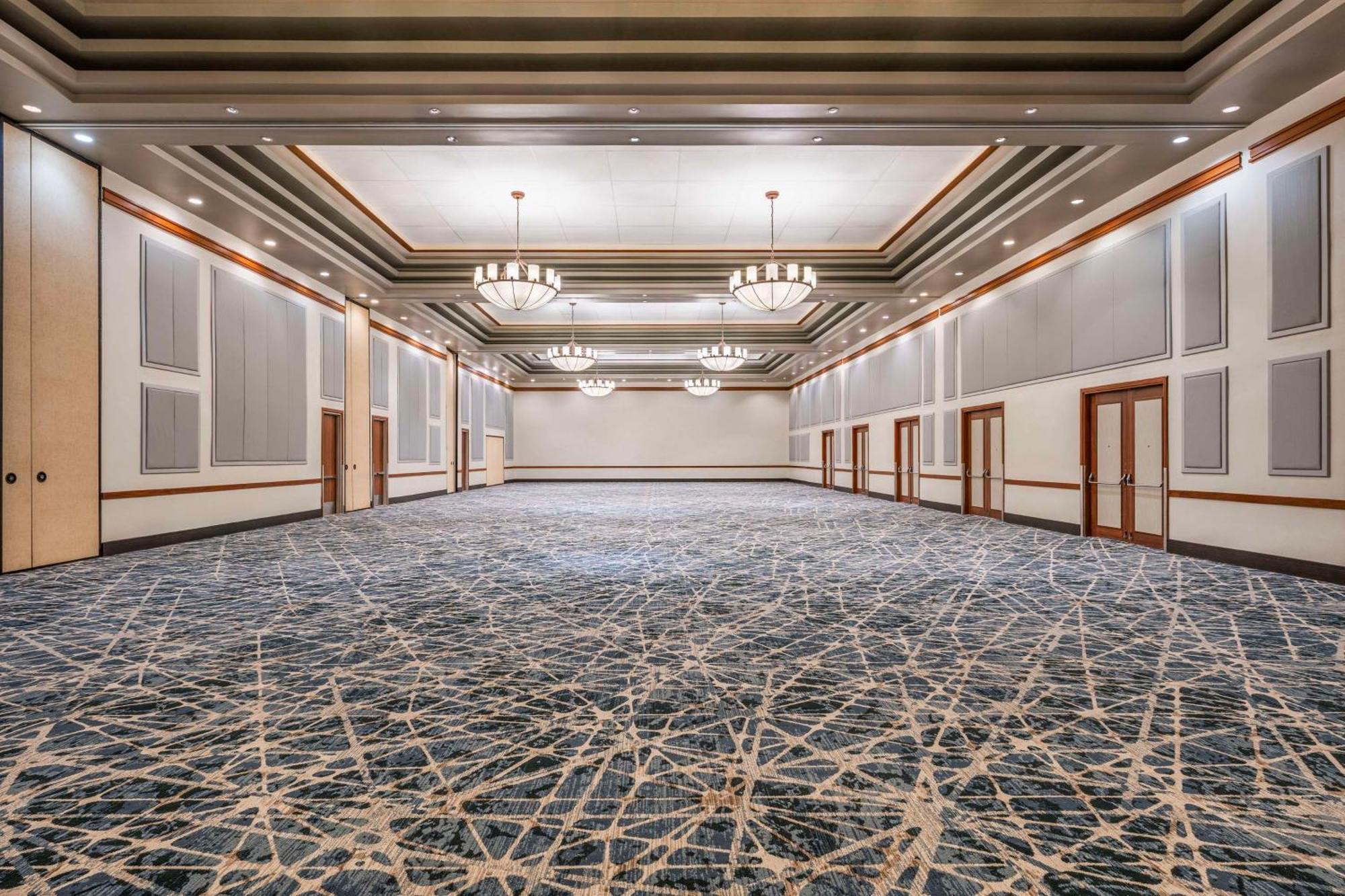 Embassy Suites By Hilton Dorado Del Mar Beach Resort Exterior photo