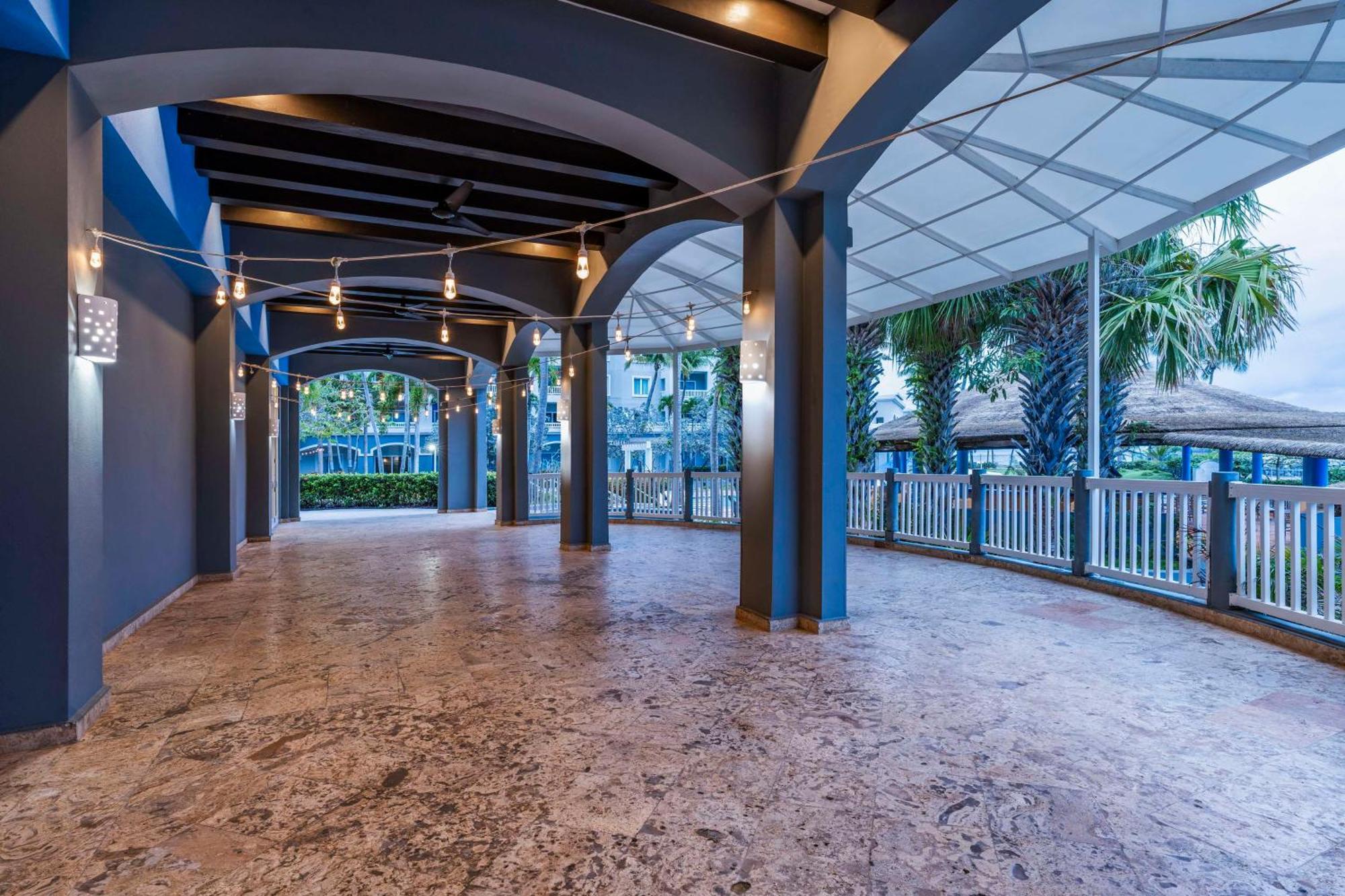Embassy Suites By Hilton Dorado Del Mar Beach Resort Exterior photo
