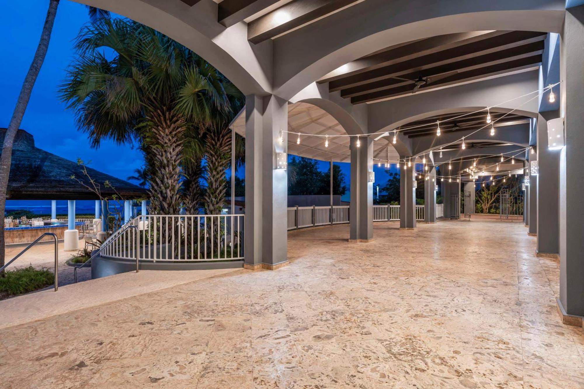 Embassy Suites By Hilton Dorado Del Mar Beach Resort Exterior photo